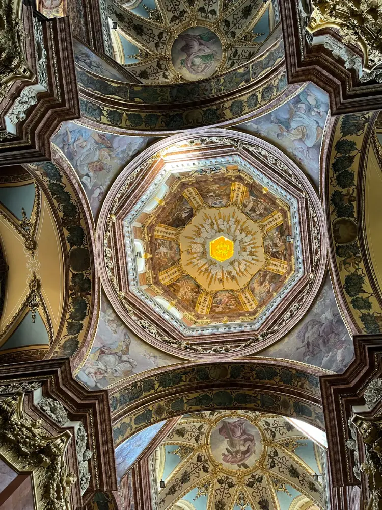 Jak prozkoumat Olomouc s dětmi za 1 den: trasa centrem plná příběhů, věží a památek 6 kostel sv michala2