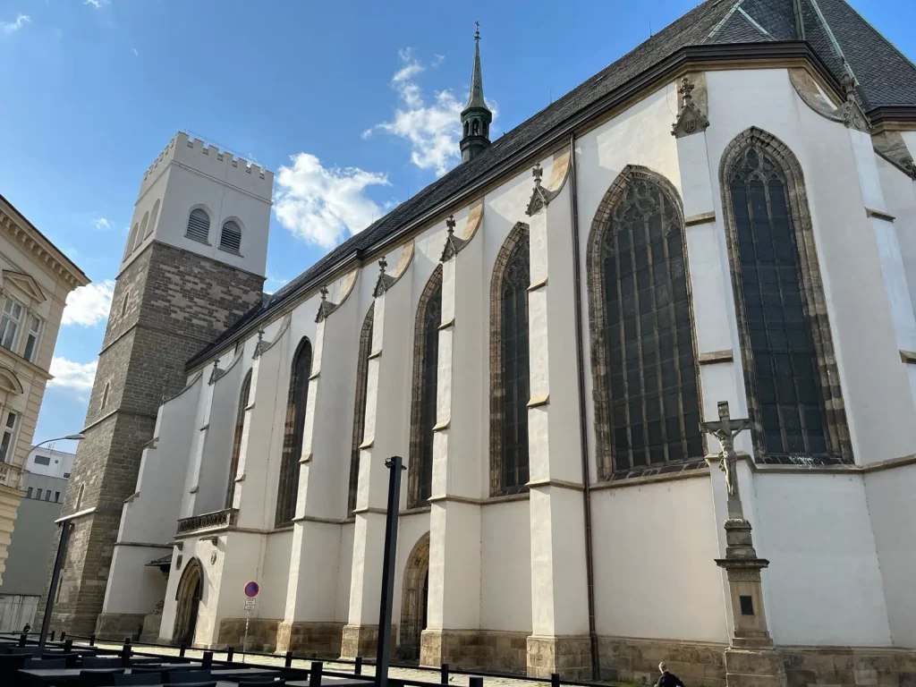 Jak prozkoumat Olomouc s dětmi za 1 den: trasa centrem plná příběhů, věží a památek 2 sv moric oolomouc